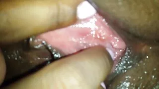 බලන්නෙ නැතුව කෙල්ලෙක්ට කෙල වෙනවා වගේ