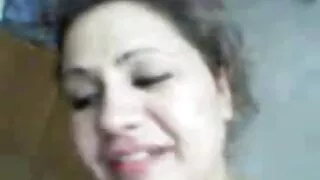 රුදුරු සිරවී රතු පාට ස්වෙට්ලානා බවට පත් විය
