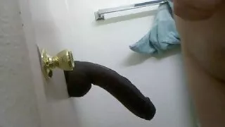හුරුබුහුටි එළු කළු vibrator සමග කරයි
