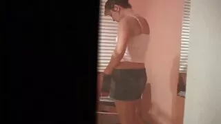 ආකර්ෂණීය brunete chick fucks සැමියා පෙම්වතිය